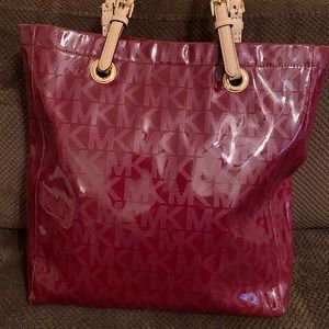 Gorgeous Michael Kors purse and wallet bundle!!